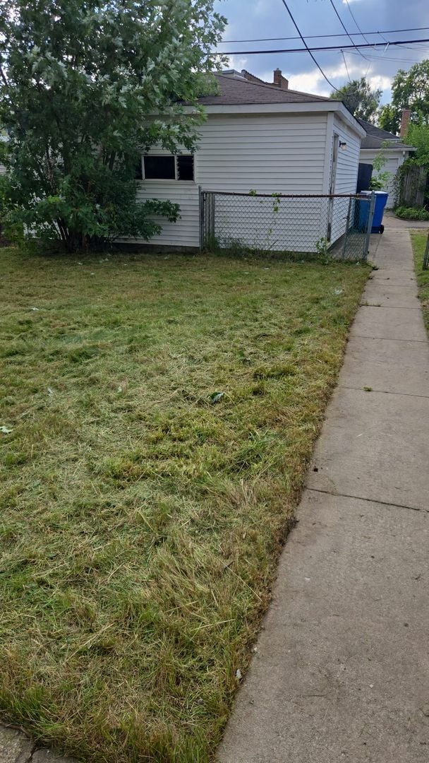 Building Photo - 2 Bed 1 Bath Single Family House | Detache...