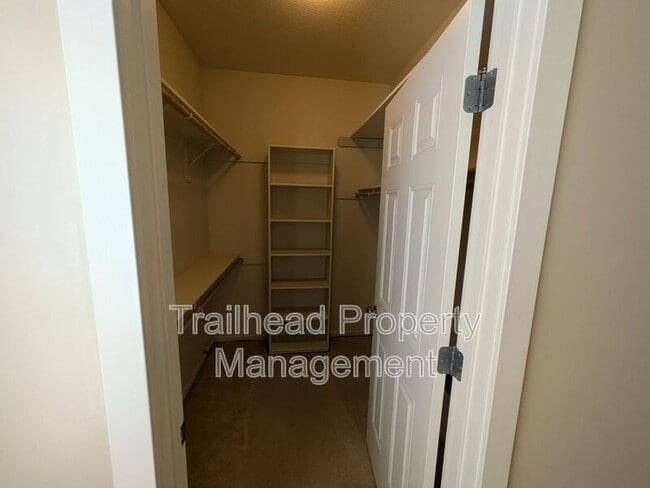 Building Photo - 609 E 29th Ave