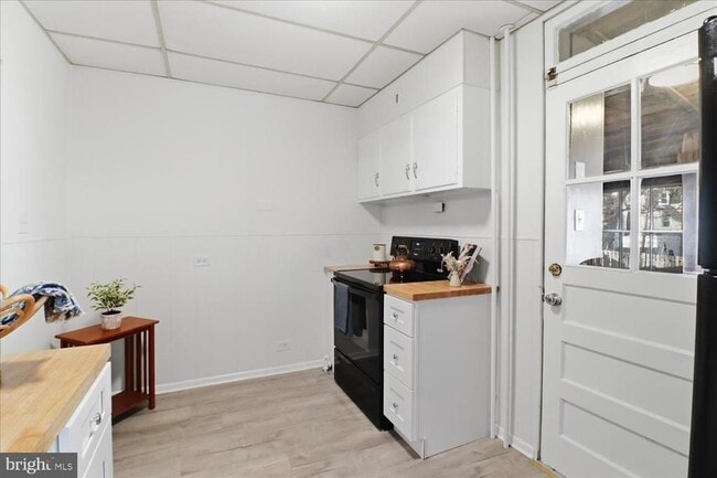 Building Photo - 819 E Marion St