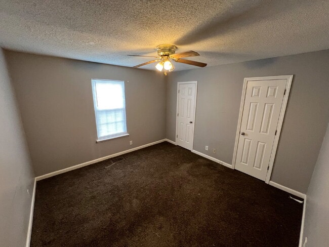 Building Photo - 204 B  Arkansas Ave Oak Grove KY 42262