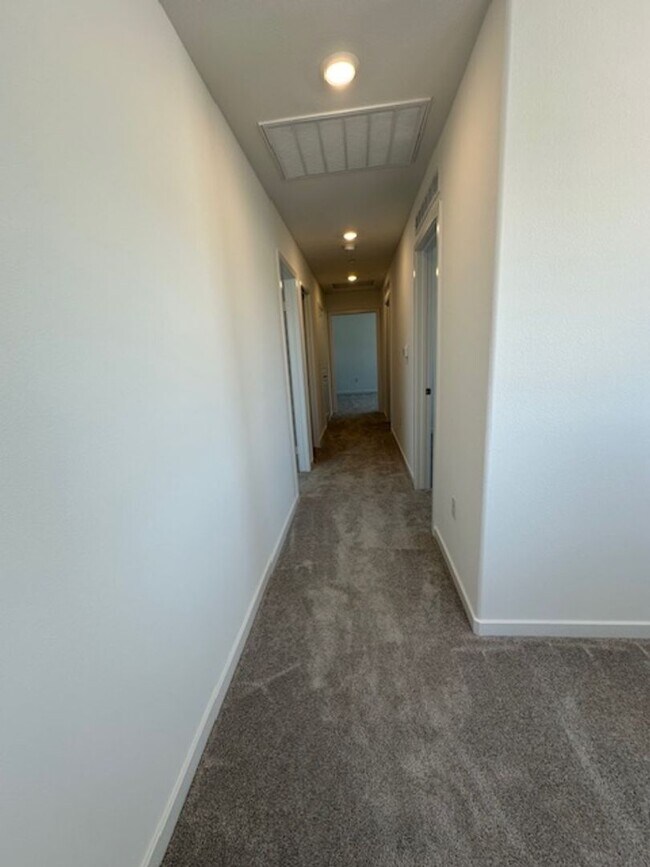 Building Photo - Brand New Lennar 4 Bedroom in French Valley