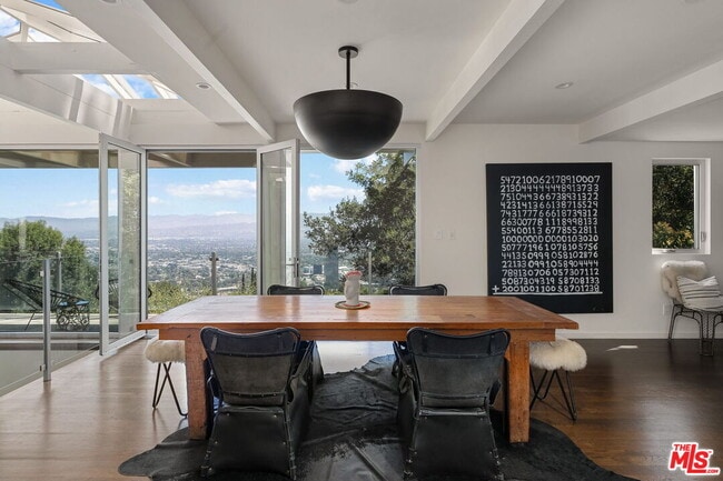 Building Photo - 7819 Torreyson Dr