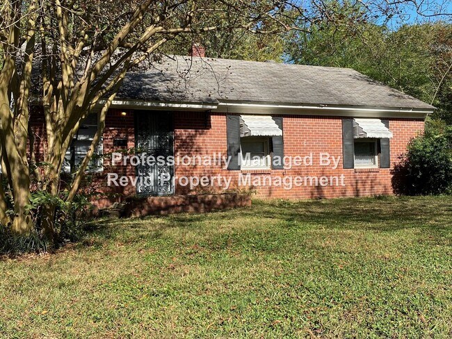 Building Photo - Large 3 bedroom home!