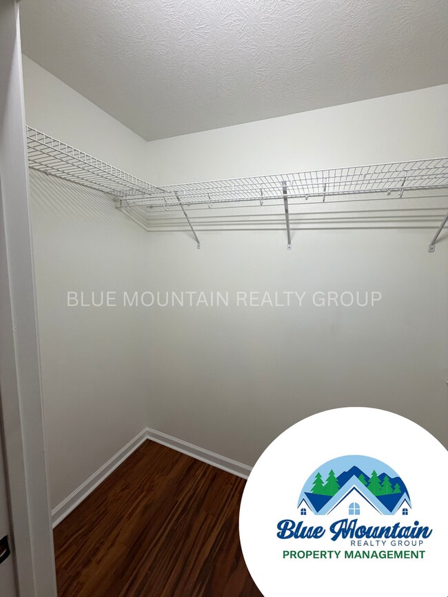 Building Photo - Canton - Easy commute to Asheville only 23 minutes