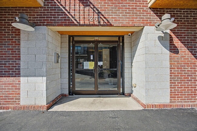 Building Photo - 261 S Limestone