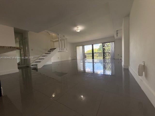 Building Photo - 515 W Park Dr