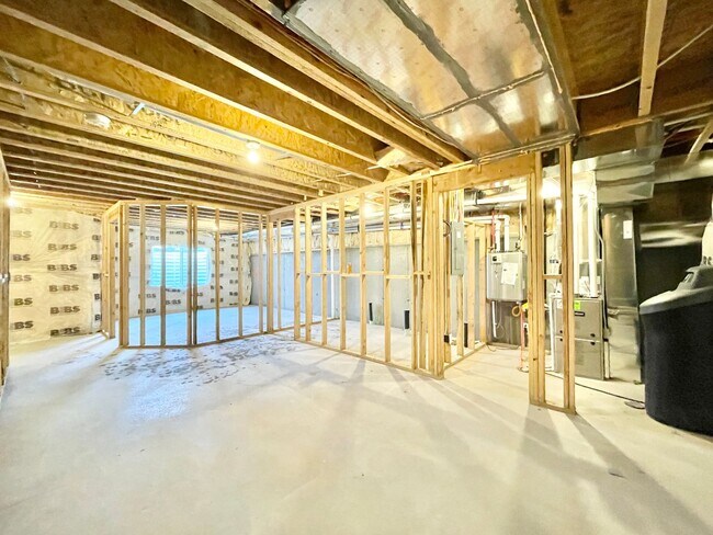 Building Photo - 4411 W Monument Peak Dr