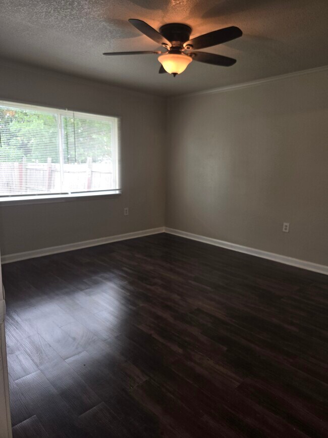 Building Photo - 9570 Bowen dr