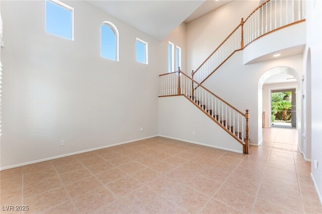 Building Photo - 600 El Loro St