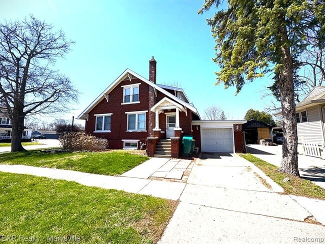 Building Photo - 504 Clinton Ave