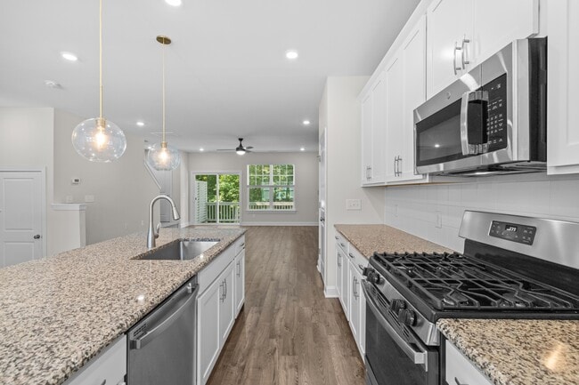 Building Photo - 2888 Macintosh Woods Dr
