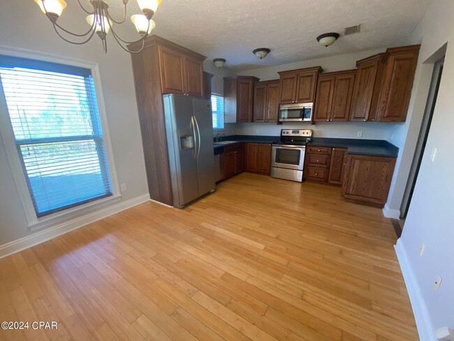 Building Photo - 2646 Avondale Ct