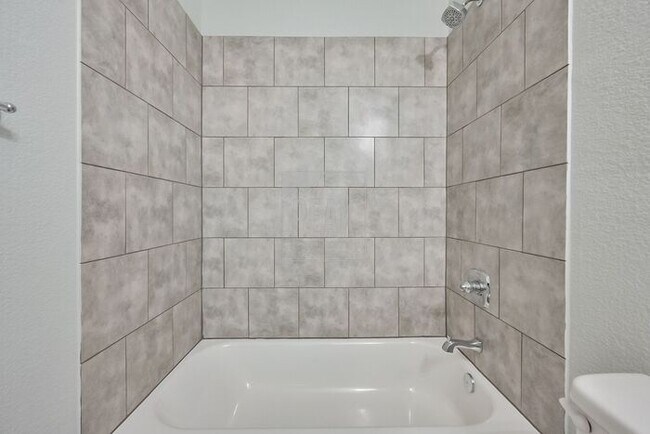 Building Photo - $1500! Stylish 2BR Townhome with 15 Minutes from Downtown Fort Worth Stockyards! Free application...