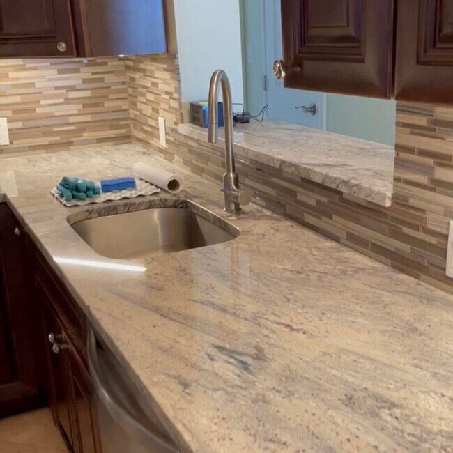 Building Photo - 1 Las Olas Cir