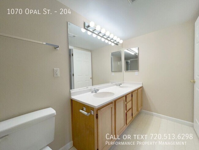 Building Photo - 1070 Opal St