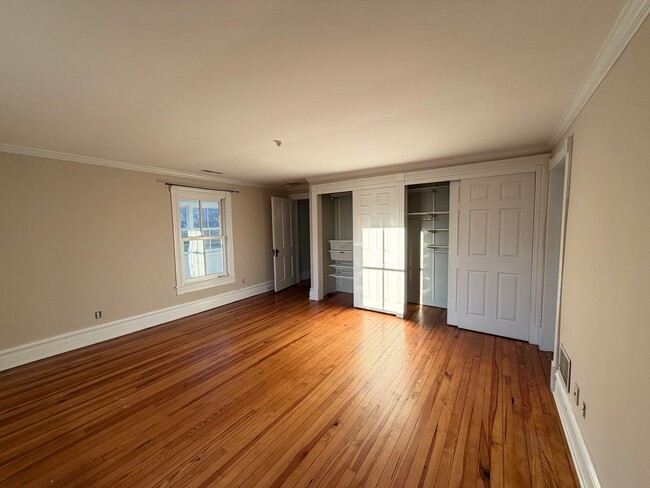 Building Photo - 5826 Railroad Ave