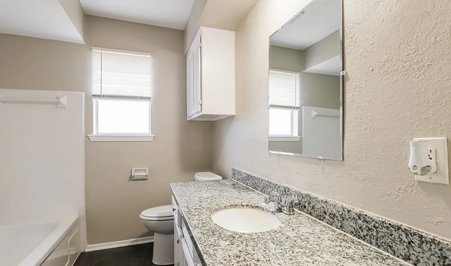 Building Photo - 500 Allison St