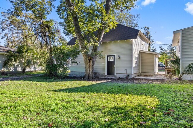 Building Photo - 430 Lawton Ave