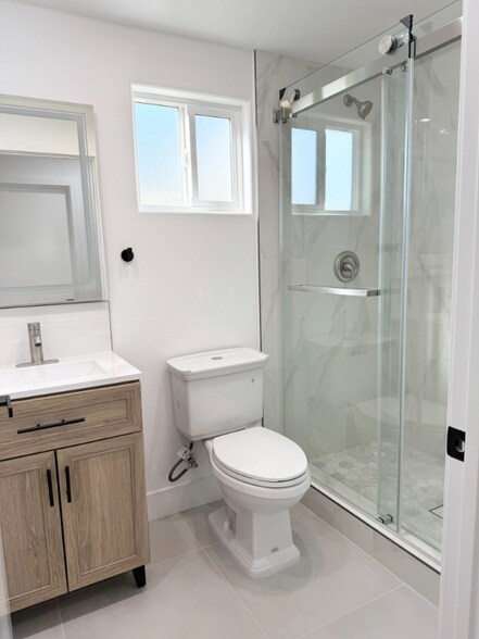 Building Photo - 7141 El Verano Dr