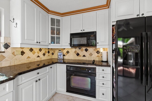 Building Photo - 7745 Stanway Pl