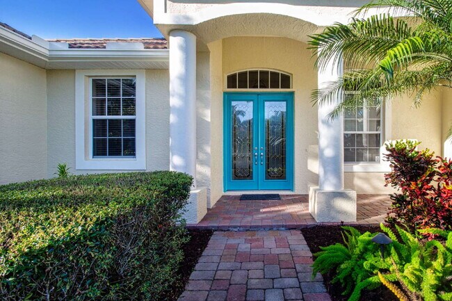 Building Photo - Rarely available executive home in The Hammocks is ready to rent on a long-term lease.