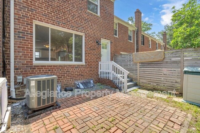 Building Photo - 46 Ancell St