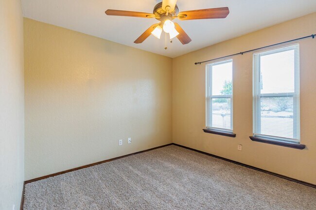 Building Photo - Beautiful Home Near Foothills Park With Gr...