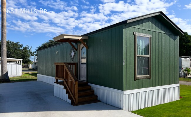 Building Photo - 681 W Mills Dr