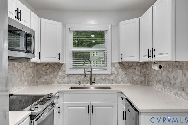 Building Photo - 11711 Deerhurst Dr