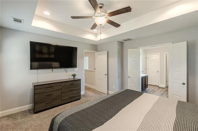 Building Photo - 123 Mulberry Dr