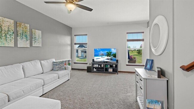 Building Photo - Move-In Ready Home with an Excellent Location