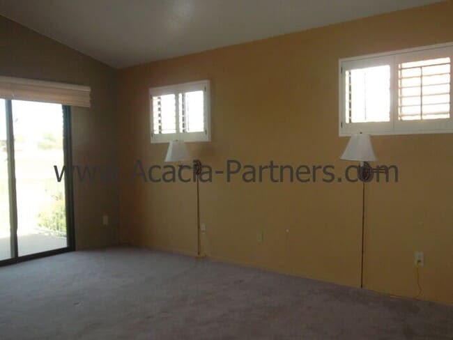 Building Photo - 4 Bedroom  in gated community on Golf Course