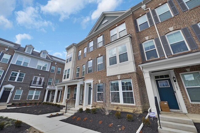 Building Photo - 4186 McCune Ave