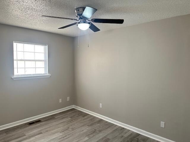 Building Photo - 1752 31st St NE