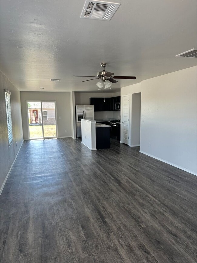 Building Photo - *Preleasing Now!  Three Bedroom | Two Bath Home in Saratoga