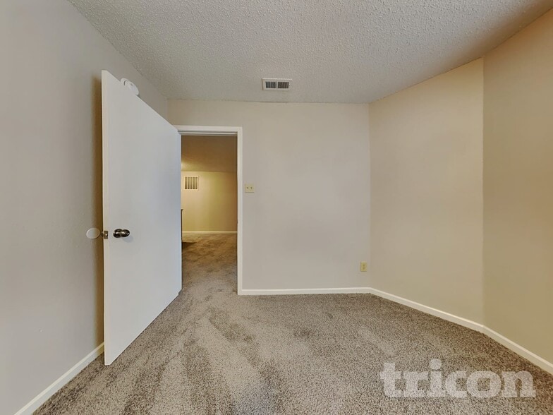 Building Photo - 9045 Centenary Ct