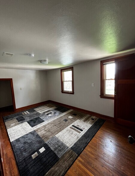 Building Photo - 257 Ledgeview Ave