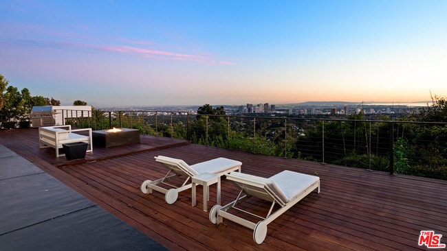 Building Photo - 10134 Angelo View Dr