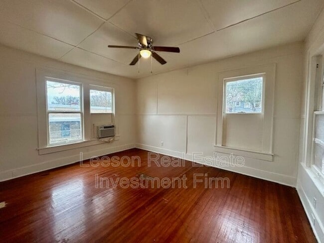 Building Photo - 314 Kings Hwy