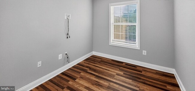 Building Photo - 483 Arwell Ct