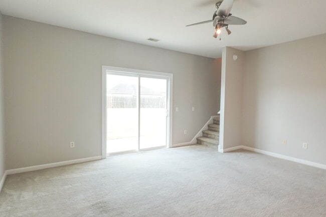 Building Photo - Coming Available