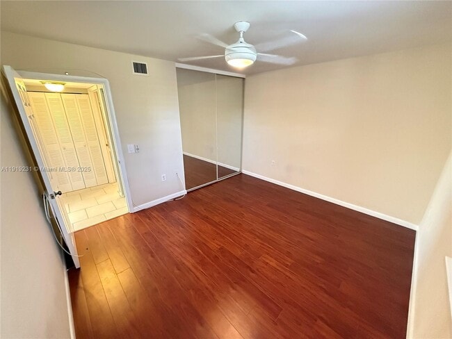 Building Photo - 1522 Whitehall Dr