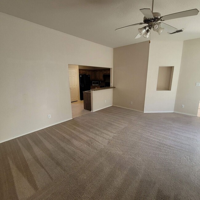 Building Photo - Clean North East Home - O'Conner & IH35