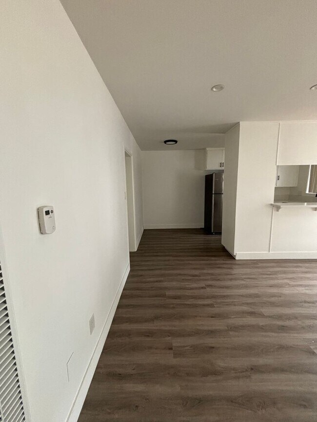 Building Photo - Upgraded 1 Bedroom In Torrance with Parkin...