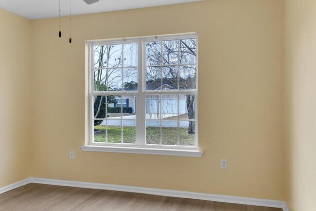 Building Photo - 819 Kristen Ln