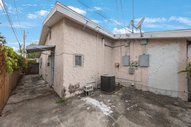 Building Photo - 4540 41st Ave N