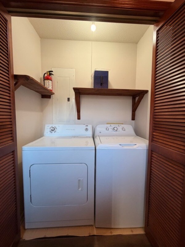 Building Photo - 250 Running Deer Rd