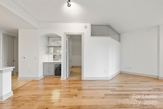 Building Photo - 125 W Tremont Ave