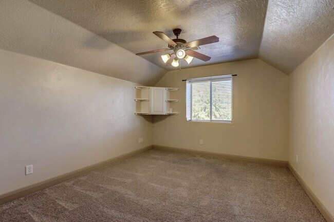 Building Photo - Beautifully Designed 5 Bedroom Home in Was...