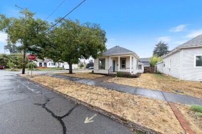 Building Photo - Charming & Updated Home with Garage